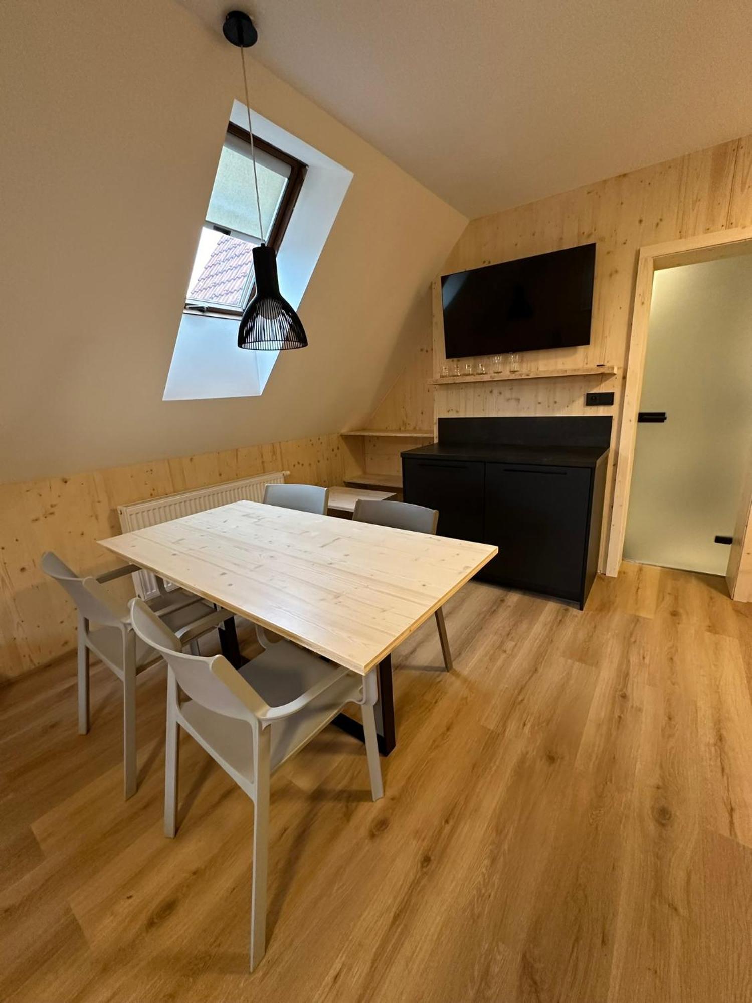Penzion A Restaurace Pod Sjezdovkou Cenkovice Bagian luar foto
