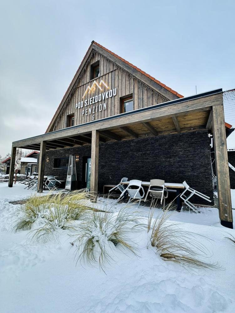 Penzion A Restaurace Pod Sjezdovkou Cenkovice Bagian luar foto