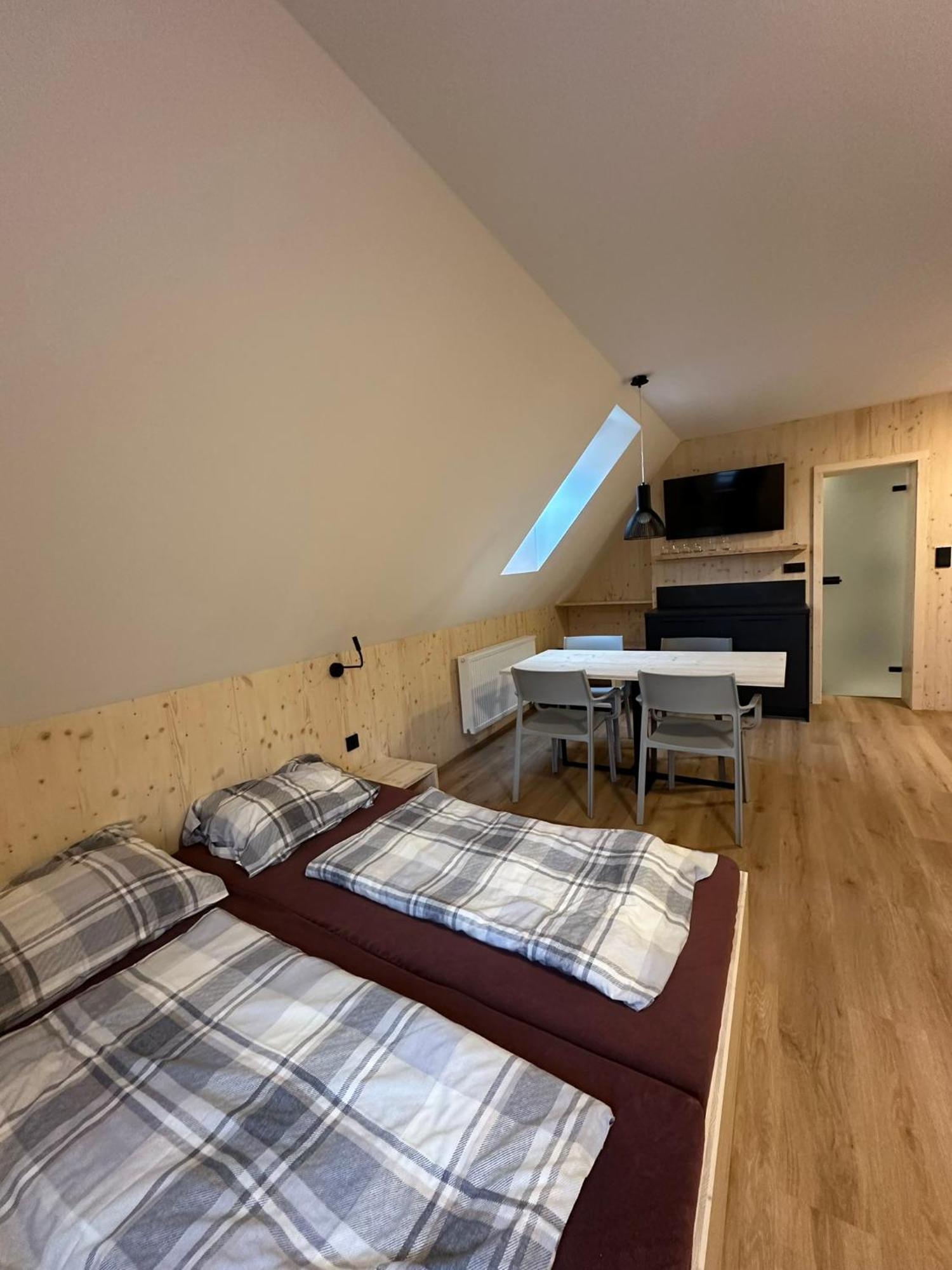Penzion A Restaurace Pod Sjezdovkou Cenkovice Bagian luar foto