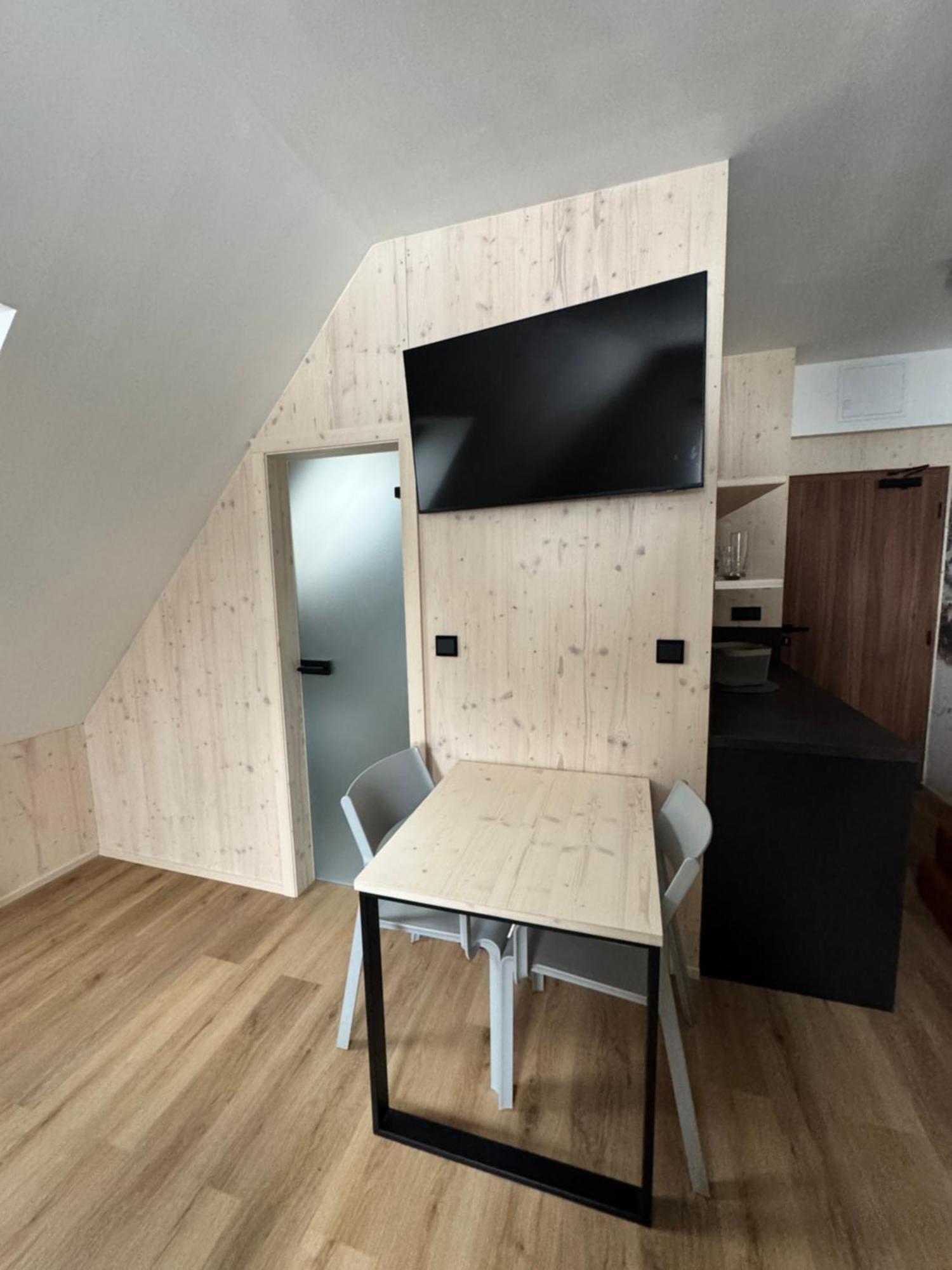 Penzion A Restaurace Pod Sjezdovkou Cenkovice Bagian luar foto